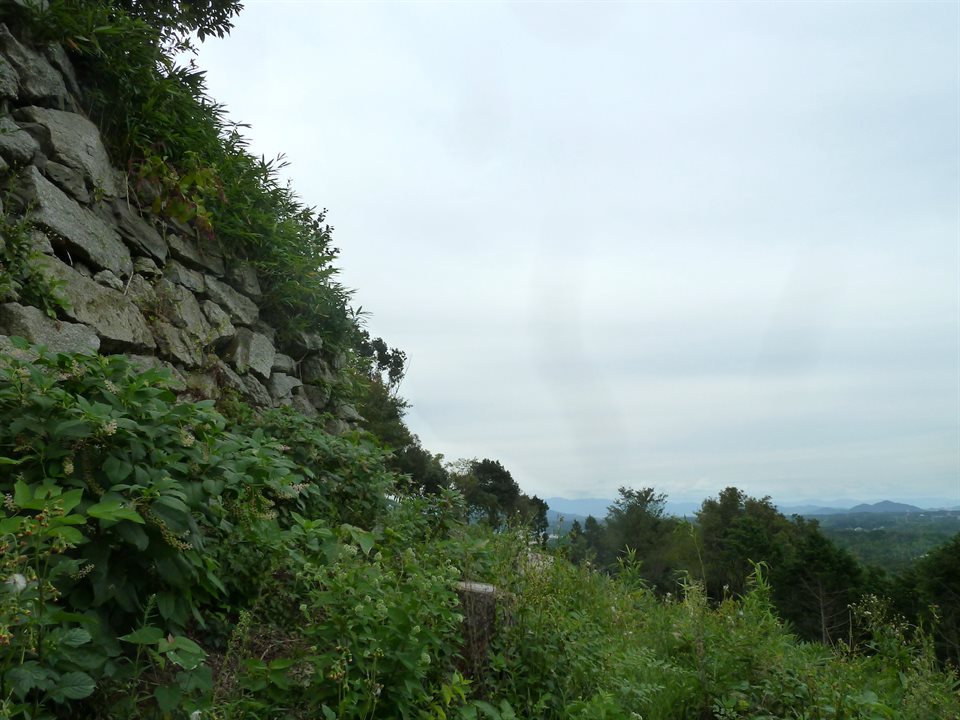 水口岡山城の石垣（2012年9月）